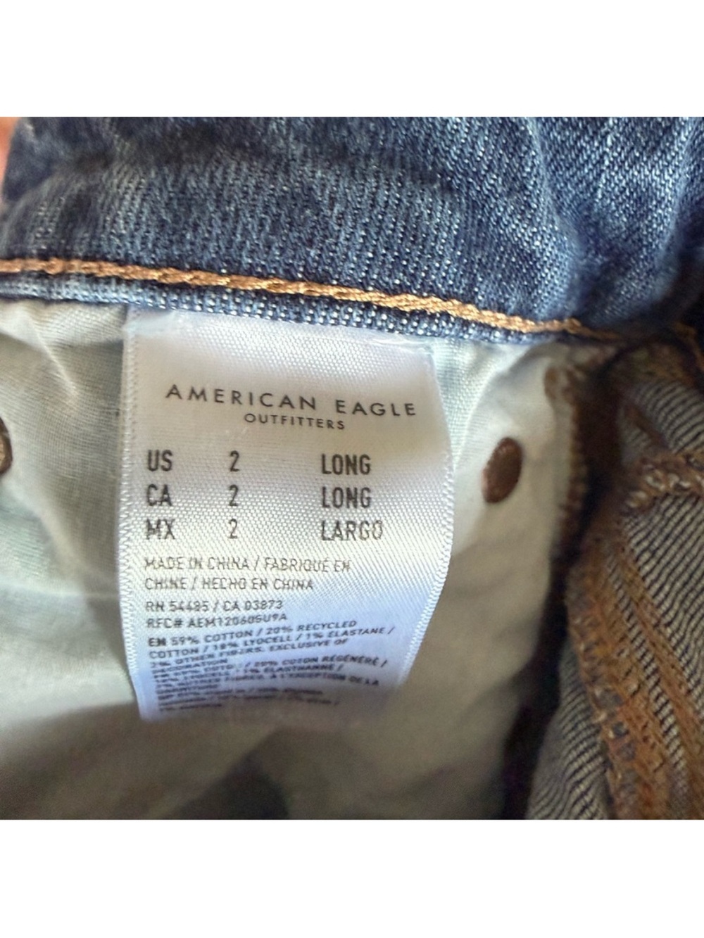American Eagle Outfitters Mid-Rise Wide-Leg Jeans in Medium Blue - Picture 3 of 7